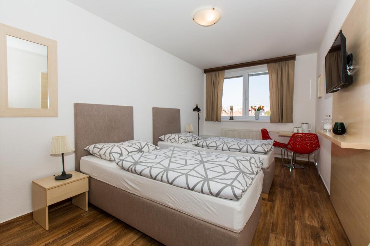 Penzion Hviezda Bratislava Buitenkant foto