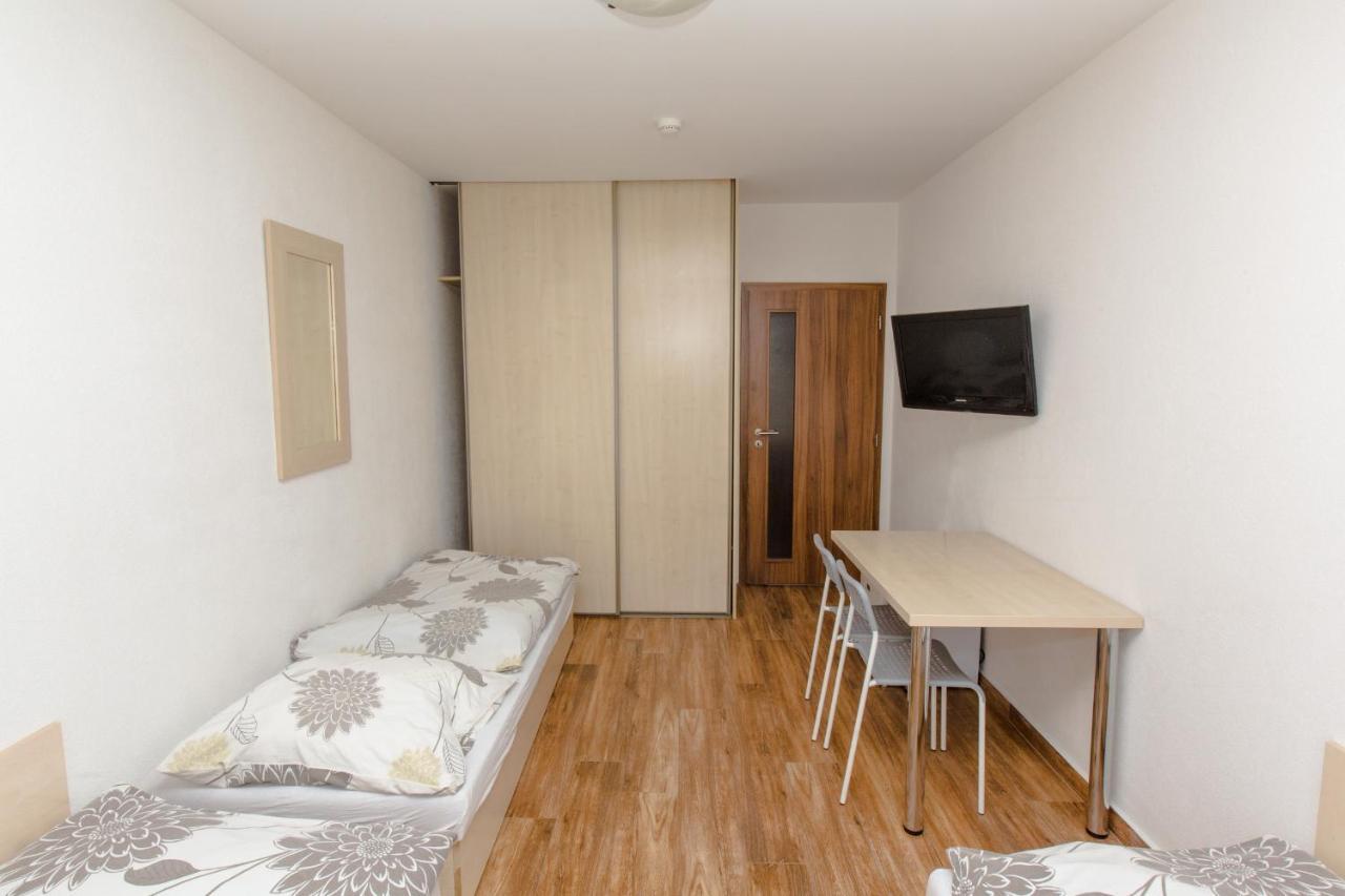 Penzion Hviezda Bratislava Buitenkant foto